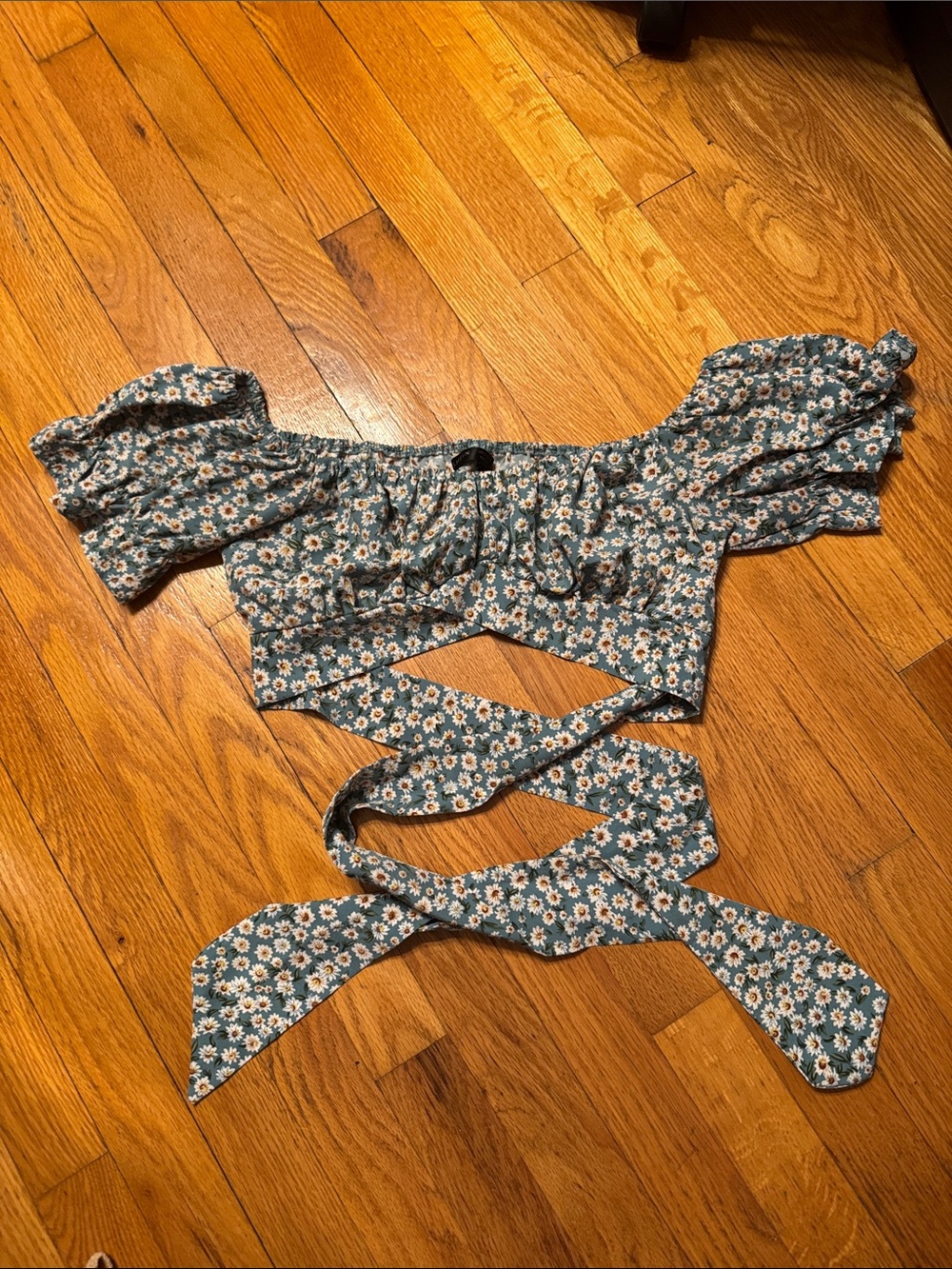 SHEIN Blue Floral Wrap Crop Top